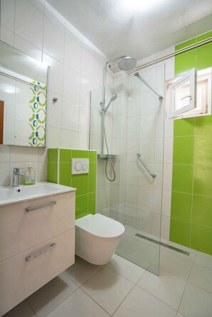 Bathroom - Holiday apartment with pool and sea view (Potočnica)