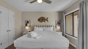 Condo, varias camas, patio (Beachwalk Villas 5052) | 2 habitaciones, decoración personalizada y muebles diferentes