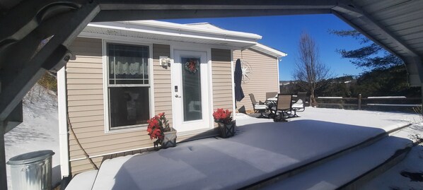 Outdoor dining -
Mountain Retreat in Blue Ridge Mountains. Privacy! Owner Managed. (Fleetwood)
