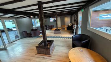 Cabin, 2 Bedrooms, Terrace | Interior