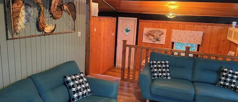 Cabin, 2 Bedrooms, Terrace | Living area
