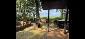 Chalet rustique, 2 chambres, terrasse | Extérieur