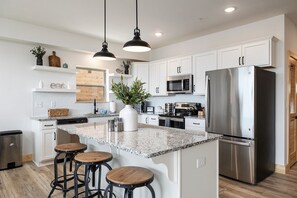 Fridge, microwave, oven, stovetop - Panoramic Lake Views with Private Hot Tub + Pools (Branson)