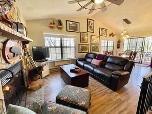 スマートテレビ、暖炉