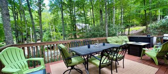 Cozy Mountain Cabin in Peaceful Setting /Near Hiking, Biking & Beech Mtn Resort