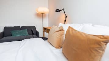 1 bedroom, desk, iron/ironing board, Internet