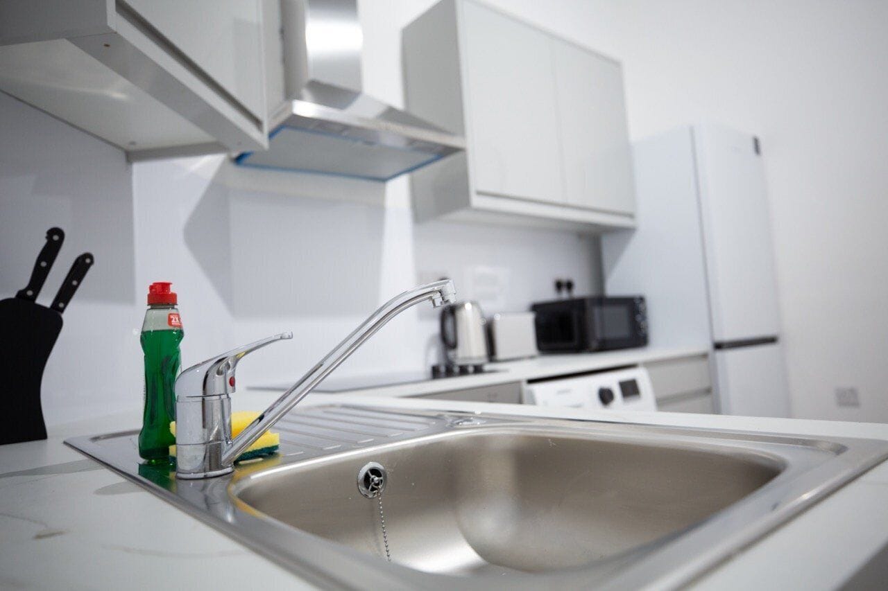 Fridge, microwave, oven, coffee/tea maker