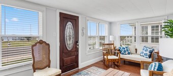Sunset Breeze - Waterfront!
