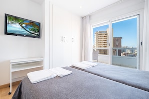 1 slaapkamer, een strijkplank/strijkijzer, gratis wifi, beddengoed