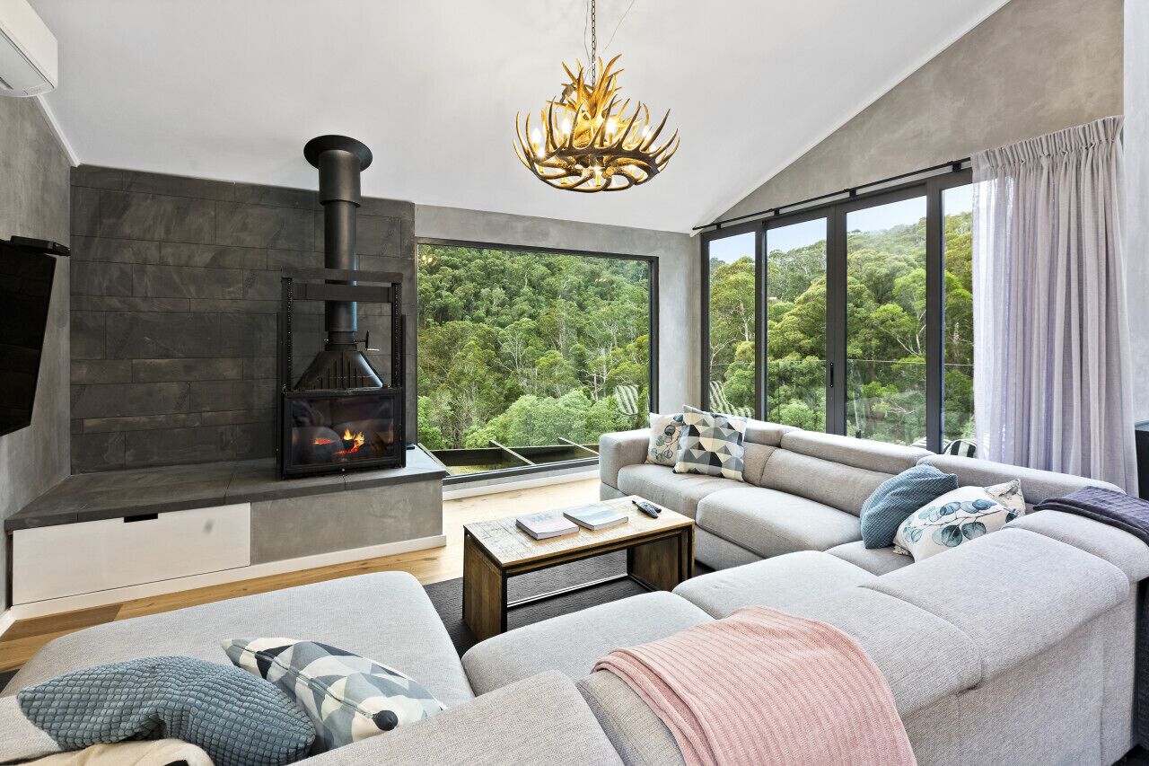 Smart TV, fireplace, stereo