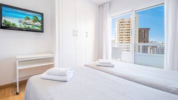 Iron/ironing board, free WiFi, bed sheets