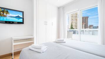 Iron/ironing board, free WiFi, bed sheets