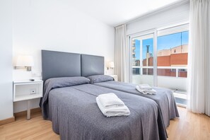 2 slaapkamers, een strijkplank/strijkijzer, gratis wifi, beddengoed