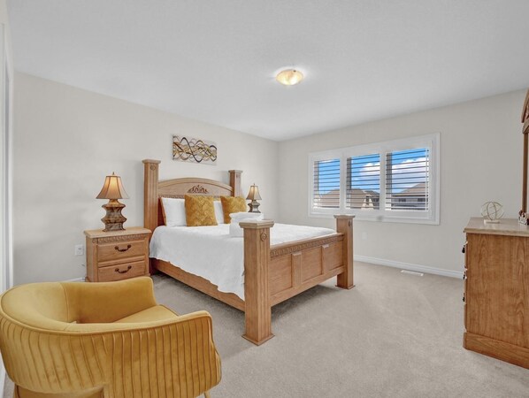 3 bedrooms, desk, iron/ironing board, WiFi