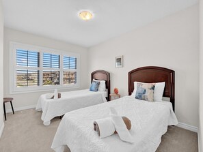 3 bedrooms, desk, iron/ironing board, WiFi