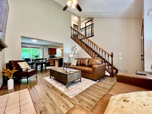 Newly Remodeled Charming home Liberty Twp.