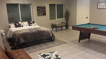 2 عدّة غرف نوم وسرير سفر وواي فاي مجانًا وملاءات أسرّة