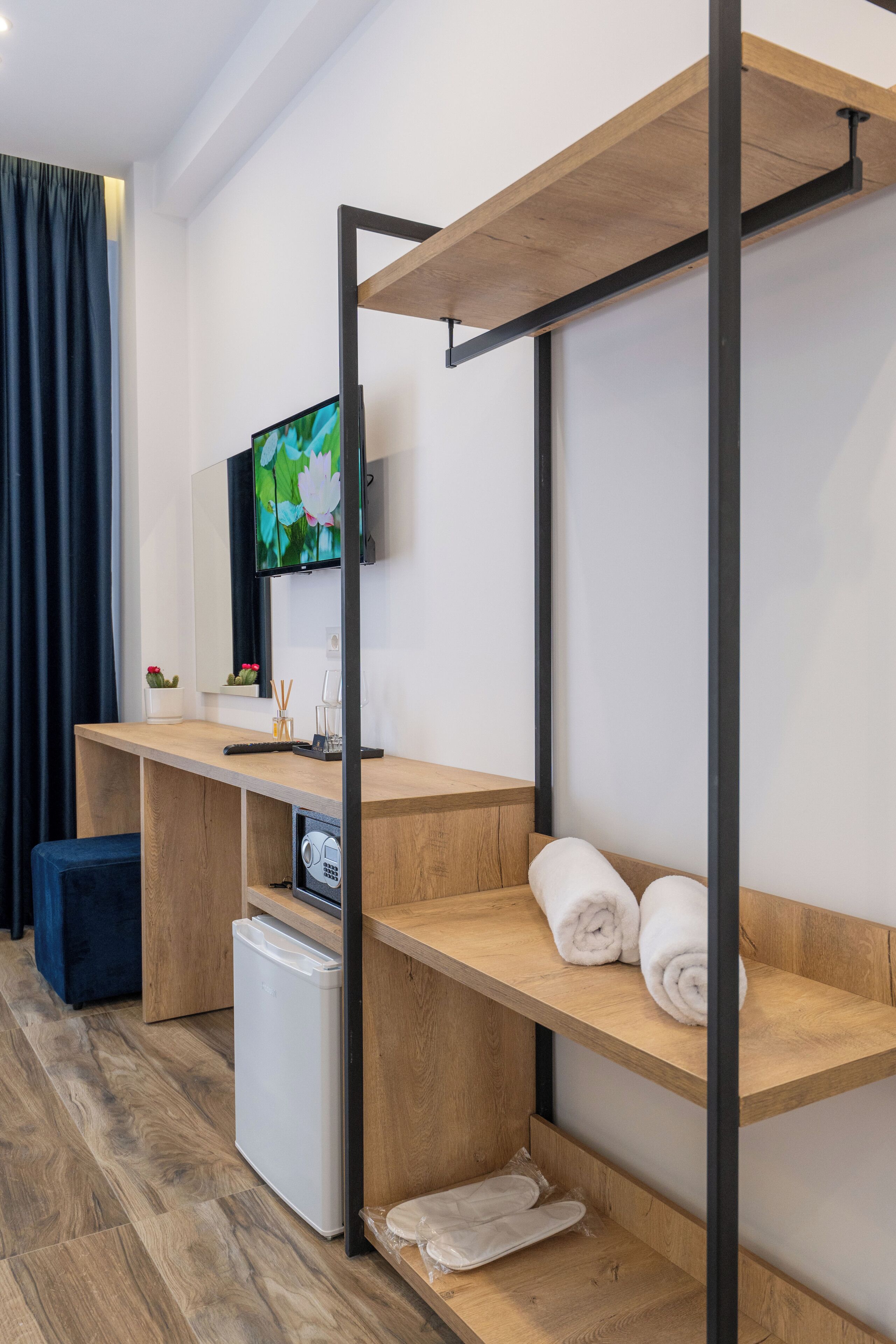 Deluxe Double Room (2 adults +1 child) | Soundproofing, free WiFi