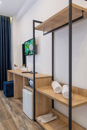 Deluxe Double Room (2 adults +1 child) | Soundproofing, free WiFi - Hotel Flori (Sarandë)