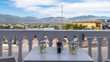 Deluxe Double Room | Terrace/patio