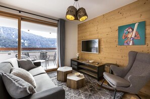 Living area - Wifi, 25m from ski slopes, view mountain, balcony, parking, tv, ski locker, 70m², Vaujany (Vaujany)