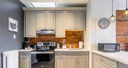 Cozy 1BR Condo Unit on James Street North!