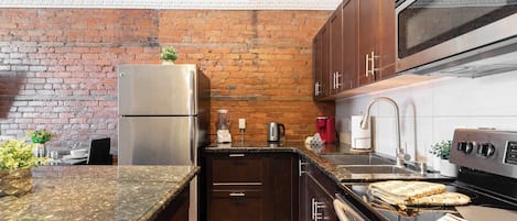 Fridge, microwave, oven, stovetop