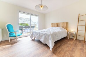 5 bedrooms, iron/ironing board, WiFi