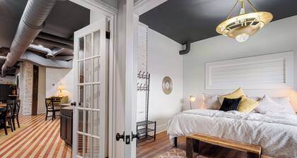 Lush 3BD Newly Renovated 1st FL By Churchill