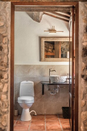 Shower, hair dryer, towels, soap - Mas Campassol (Sant Feliu de Pallerols)