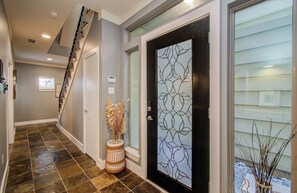 Interior - Healing Home Rice Military near Memorial Park with yard, balconies and jacuzzi! (Houston)