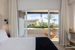 Skrivebord, strykejern/-brett, wi-fi og sengetøy