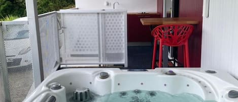 Baignoire à remous extérieure