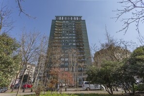 Exterior - Biancamano Skyline view - 13th floor 1 bdr with balcony in Moscova/Sempione (Milano)