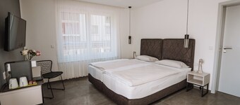 Mey Boardinghouse 