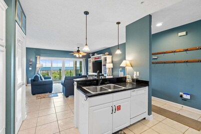 Cape San Blas condo w/ gulf views, pool & hot tub! Sleeps 8!