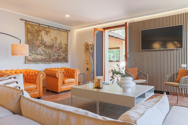 Apartment, Lake View | 3 bedrooms, premium bedding, down duvets, iron/ironing board