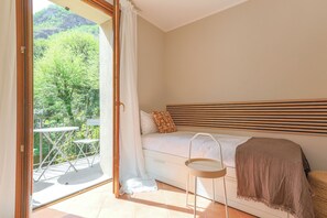 Apartment, Lake View | 3 bedrooms, premium bedding, down duvets, iron/ironing board