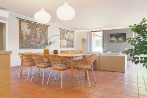 Apartment, Lake View | 3 bedrooms, premium bedding, down comforters, iron/ironing board - Golden View (Menaggio)