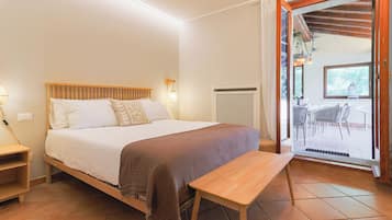 Apartment, Lake View | 3 bedrooms, premium bedding, down duvets, iron/ironing board