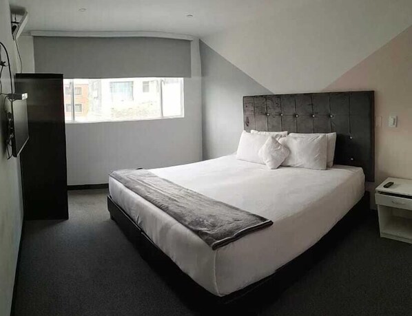 Deluxe Double Room | Soundproofing, free WiFi - Hotel Star Plus (Bogotá)
