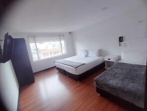 Soundproofing, free WiFi - Hotel Star Plus (Bogotá)