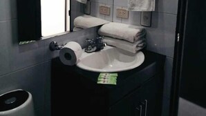 Bathroom - Hotel Star Plus (Bogotá)