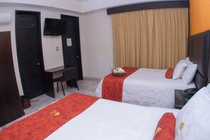 스탠다드 쿼드룸 | 책상, 다리미/다리미판