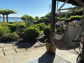 Terrace/patio - Waterfront Getaway while visiting family, near Bike Trails,  and Nature Walks. (Royston)