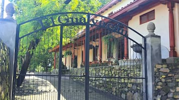EntrĂ©e de lâhĂ©bergement