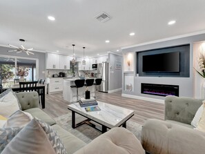 Luxury House, 4 Bedrooms, Kitchen | Living area - The Family Escape Hot Tub & BBQ near IRB (Largo)