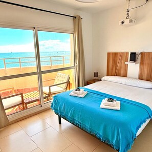 In-room safe, iron/ironing board, free WiFi, bed sheets