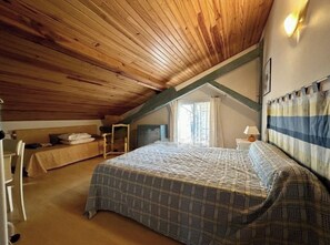 3 bedrooms, iron/ironing board, free WiFi - Charmante Maison en Pierres Apparentes Avec Piscine Privée , Jacuzzi , Wifi (Cubjac-Auvézère-Val d'Ans)