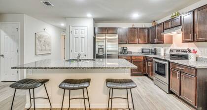 Palm Coast Duplex w/ Screened Patio, Near Beaches!
